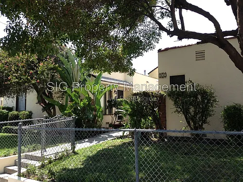 417 E Elmwood Ave Photo 1