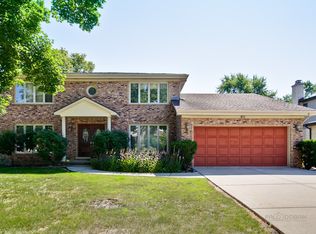411 S Helena Ave, Mount Prospect, IL 60056