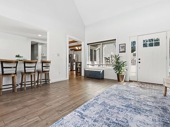 4th image of 12 Warren St