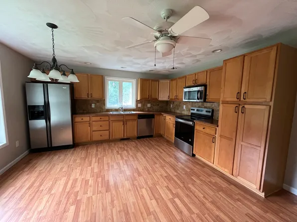 24 Roberts Ave, Whitesboro, NY 13492