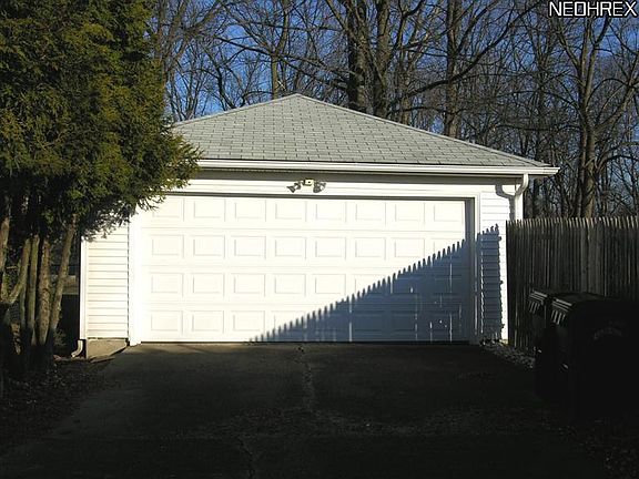2nd image of 433 Windsor Dr