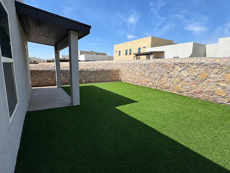 809 Hc Gilbert Minjares Dr #B — Photo 12