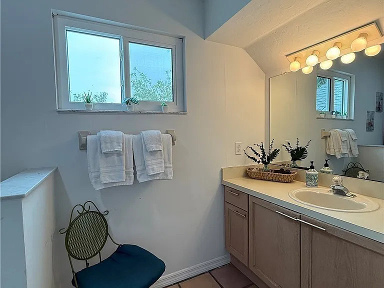 15009 Cloverdale Dr — Photo 19