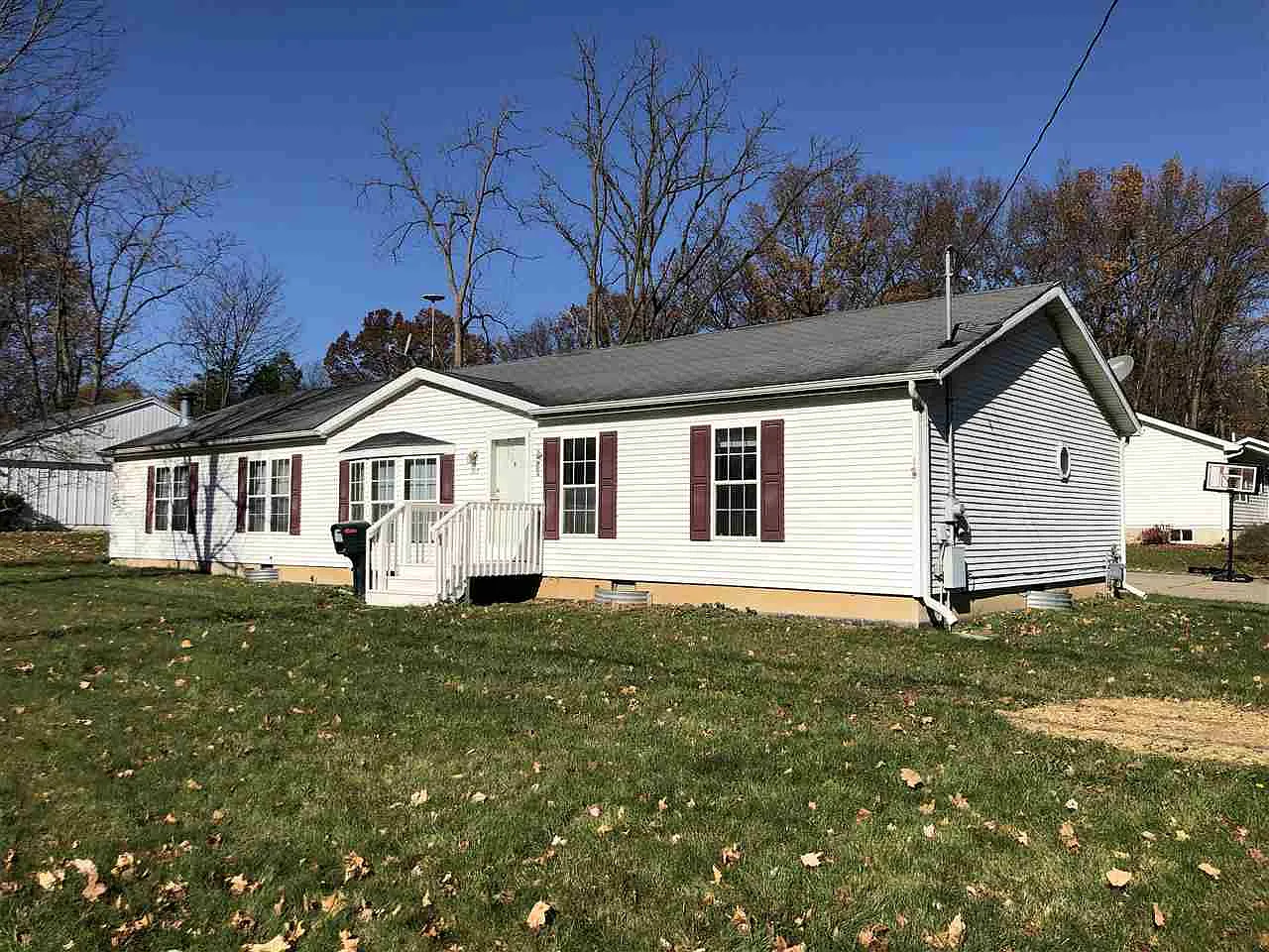 815 E Broadwell St photo 1