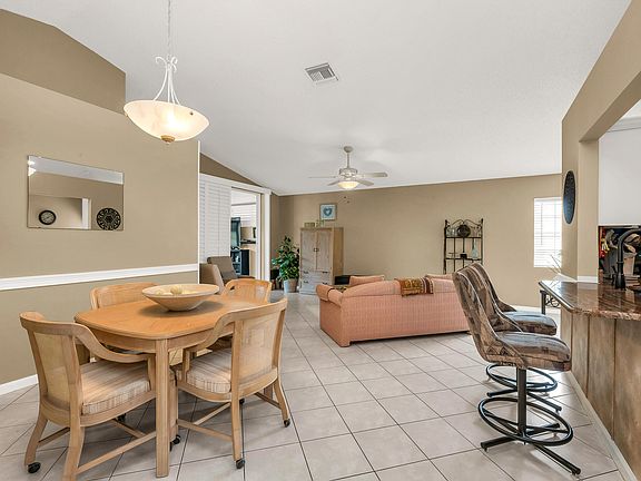 5th image of 8128 Palm Gate Drive