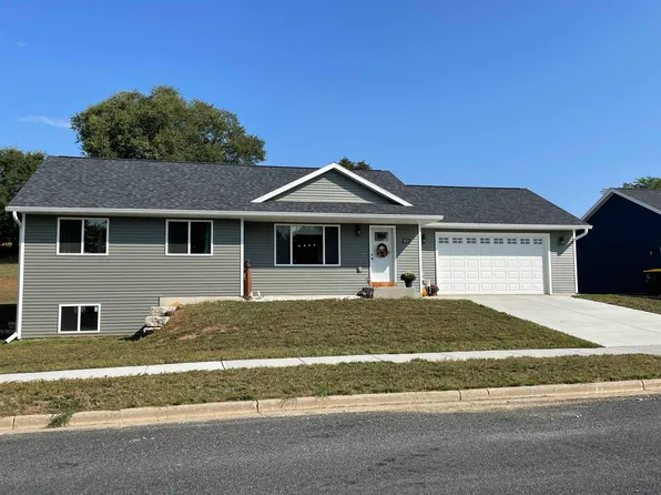 1025 Hay Crk, Reedsburg, WI 53959