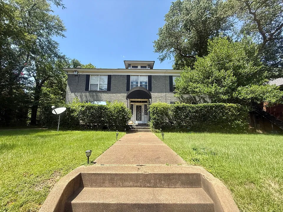 701 W Houston St
