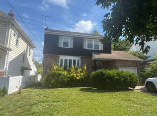 37 Magnolia Ave, Floral Park, NY 11001