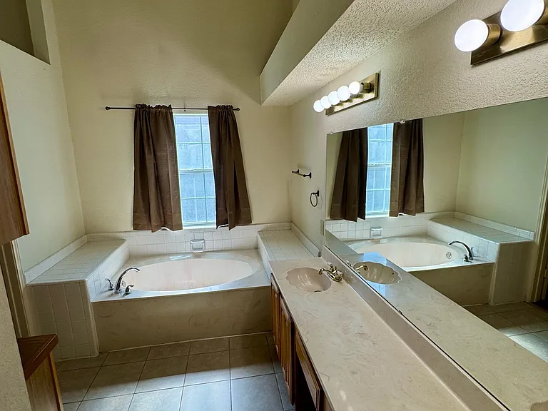 4410 San Mateo Ln — Photo 10