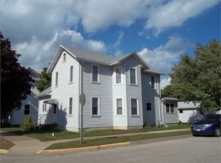 203 N 1st St, Guttenberg, IA 52052