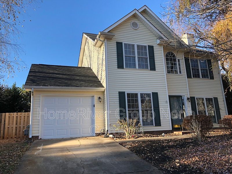 1st image of 9 Drakestone Ct