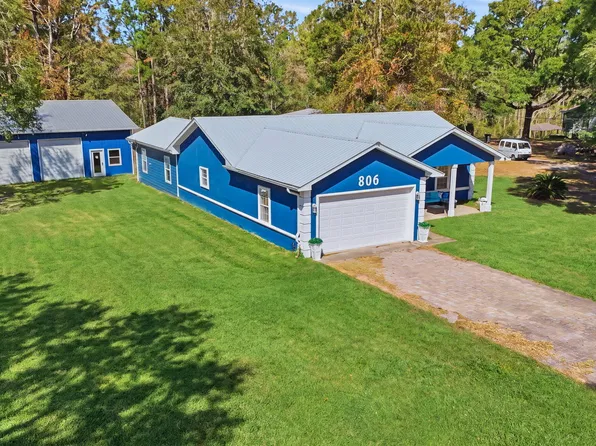 806 Phillips Dr, Freeport, FL 32439