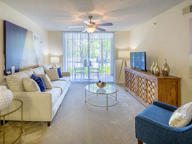 Lighted ceiling fans and 9-foot ceilings