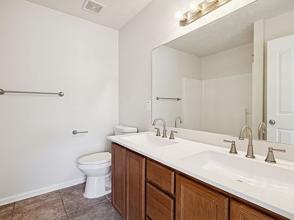 4th image of 3741 Southbend Dr