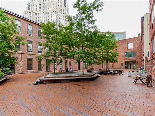 Sold by Avenue Sotheby's International Realty | media 16