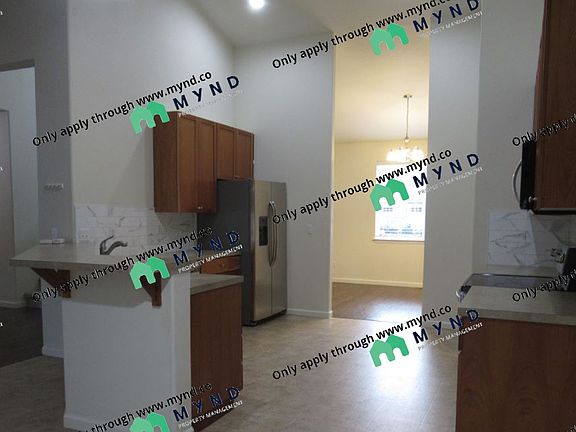 4th image of 6611 NE 56th Ave