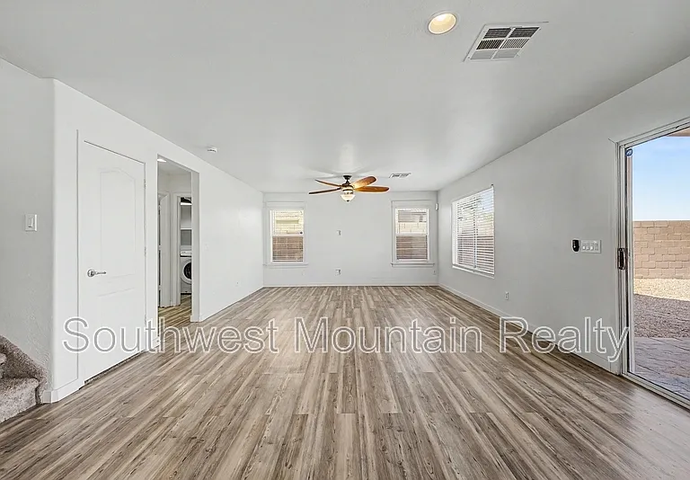 33583 N Wash View Rd — Photo 11