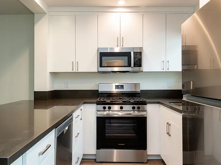 1038 Turquoise St #14 — Photo 7