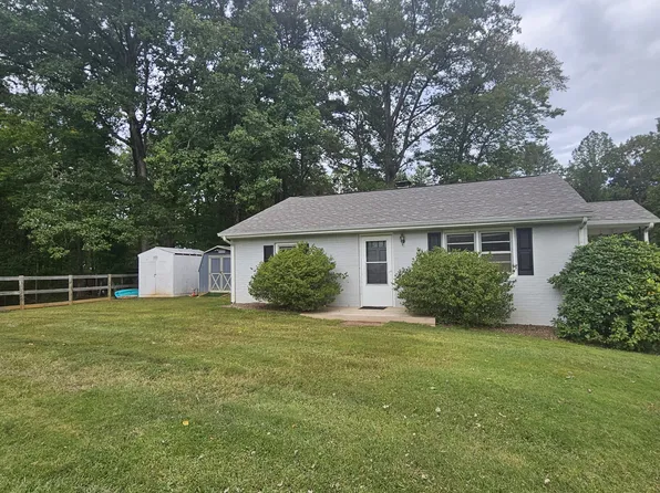 5555 Markwood Rd, Earlysville, VA 22936