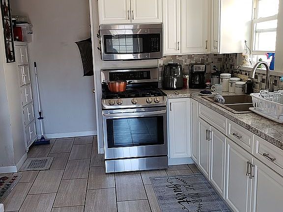 3rd image of 100 Lincoln Ave