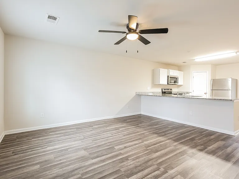 222 Wadsworth Rd — Photo 4