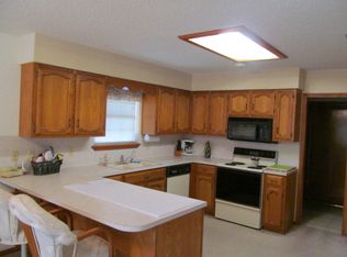 7415 Golf Dr, Mission, TX 78572