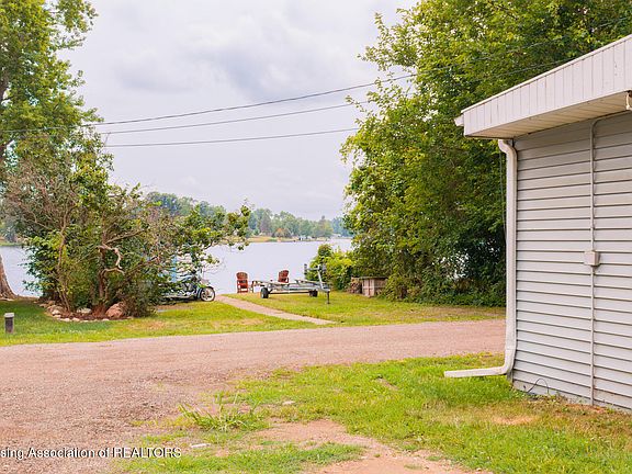 3rd image of 3033 Luella Ln