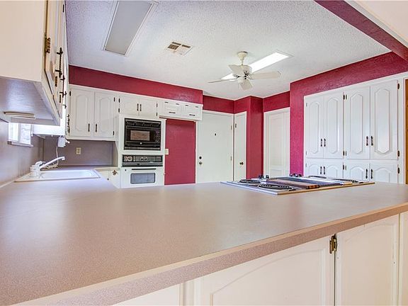 4th image of 4407 Green Oak Dr