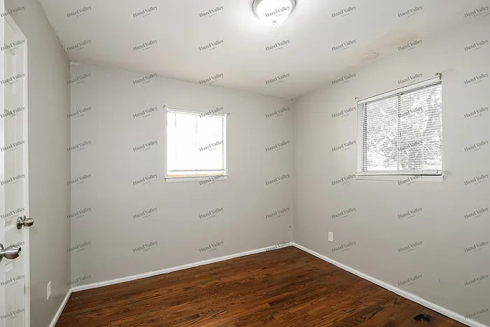 154 Elbring Dr — Photo 9