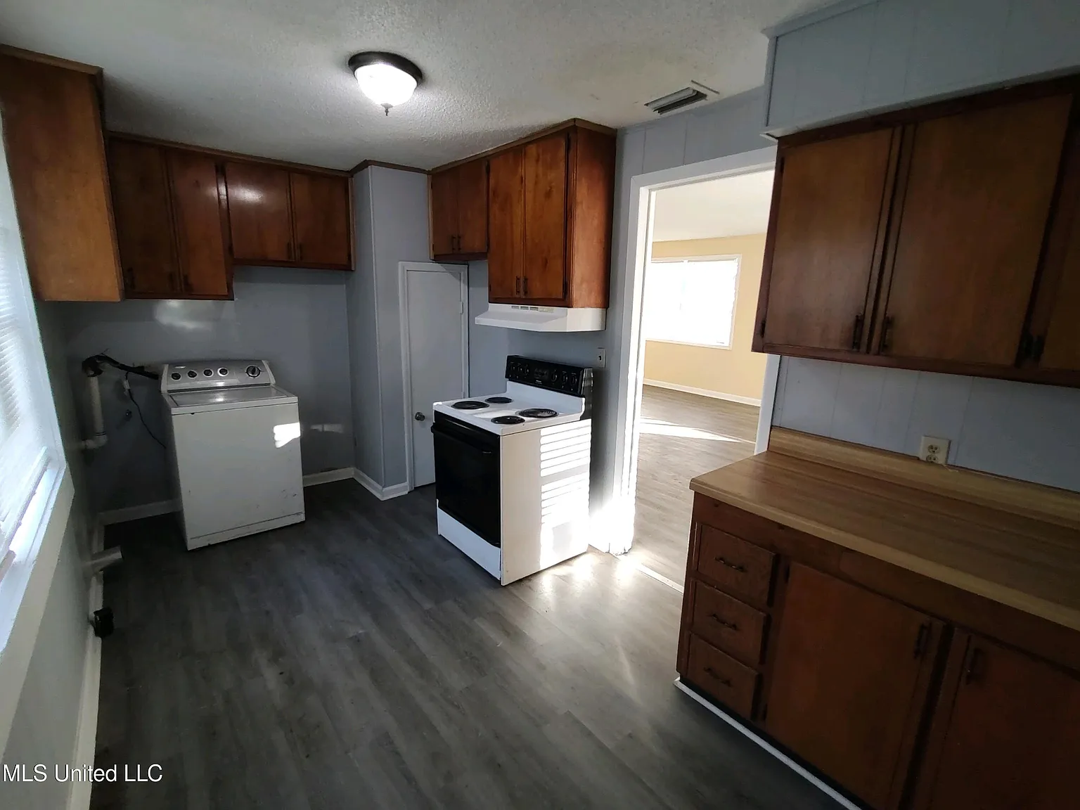 3 bed, 2.0 bath, 1750 sqft, $1,275 — Photo 4