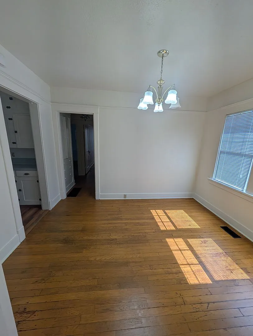 3 Bedroom 1 bath House — Photo 4