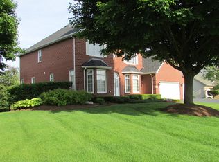 1325 Hunters Rdg W, Hoffman Estates, IL 60192