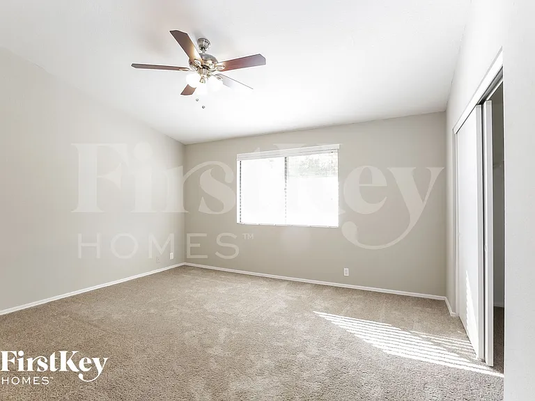 7371 W Colter St — Photo 9