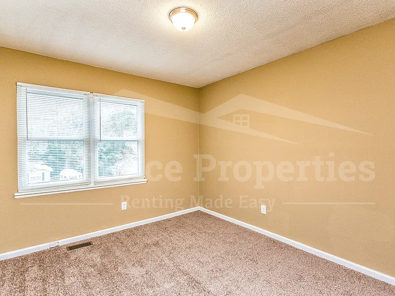 5849 Janet Dr — Photo 12