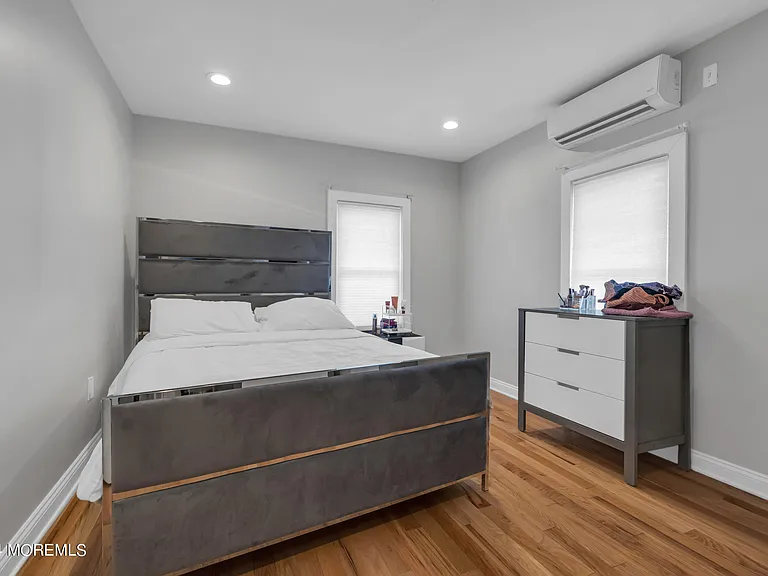 325 Roosevelt Ave — Photo 29