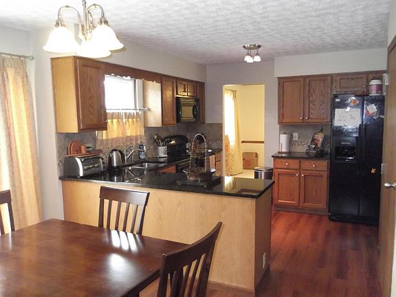 5th image of 6918 Blackhawk Ct