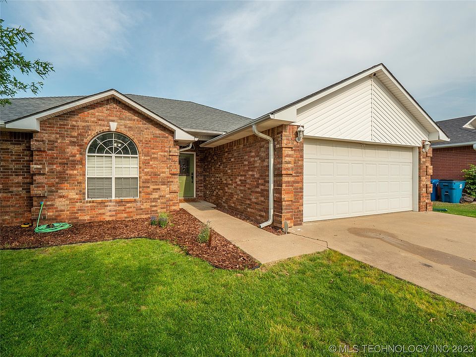 1st image of 2210 Apple Blossom Ln