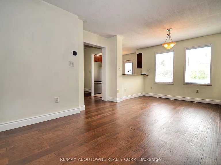 3057 Dewridge Ave — Photo 3