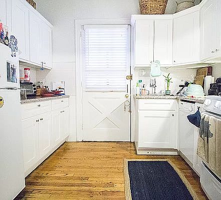 4th image of 218 E 70th St APT 1D