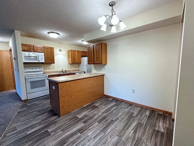 Arcade Estates West — Photo 86