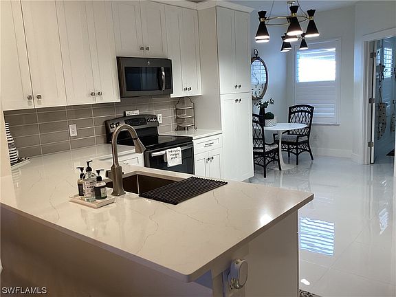2nd image of 20100 Seagrove St Unit 2202
