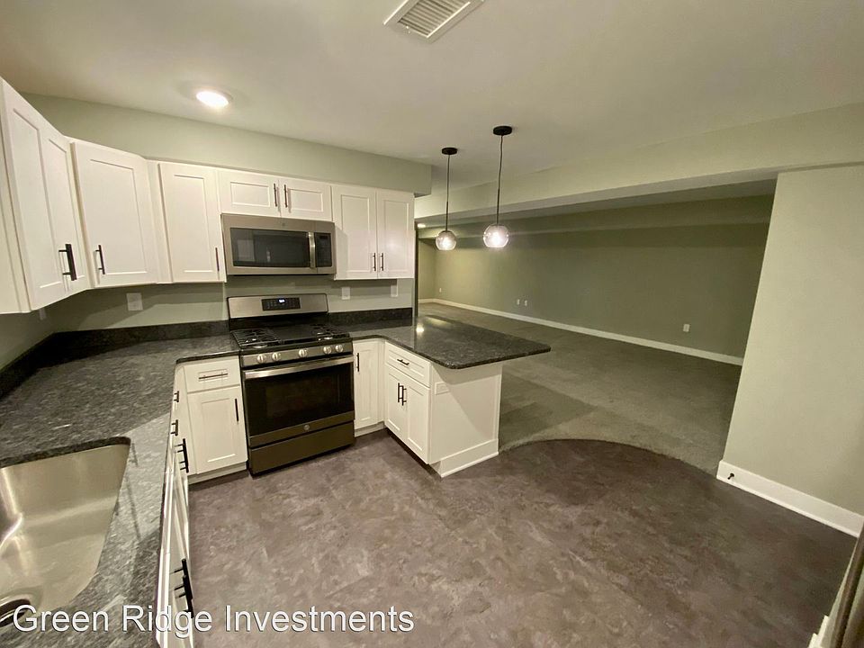 1st image of 875 Houseman Ave NE APT 4