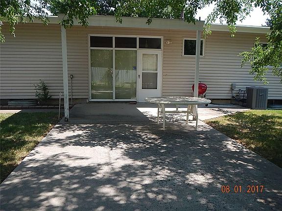 5th image of 1810 Westwood Dr