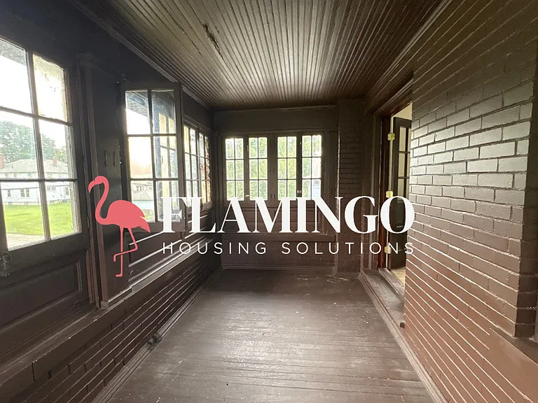 303 Lexington Ave — Photo 17