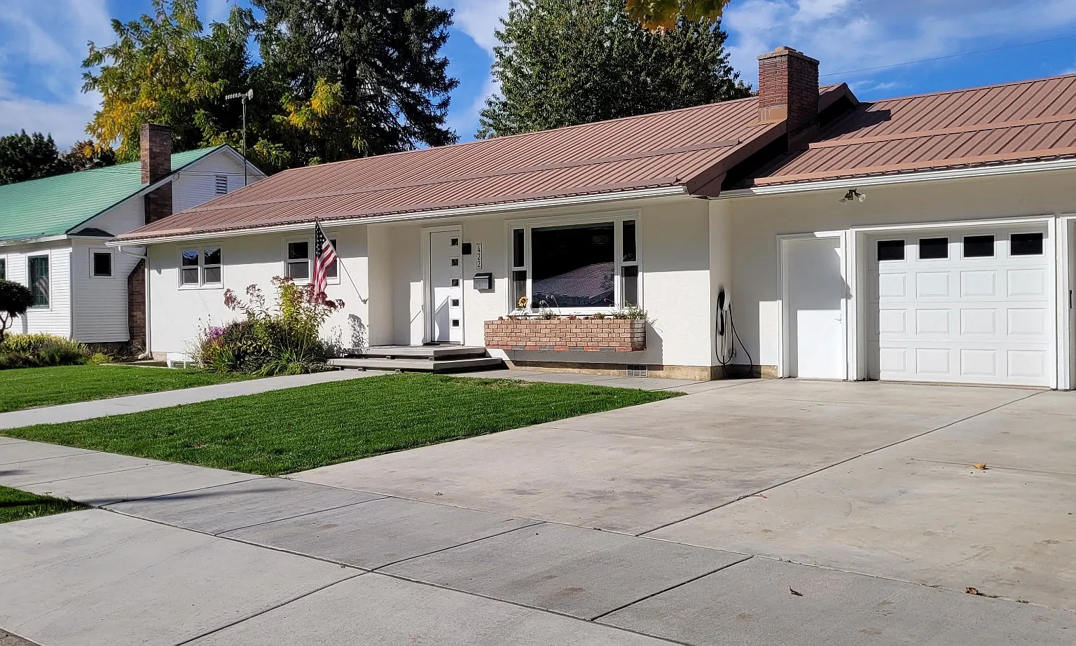 422 Antone St — Photo 2