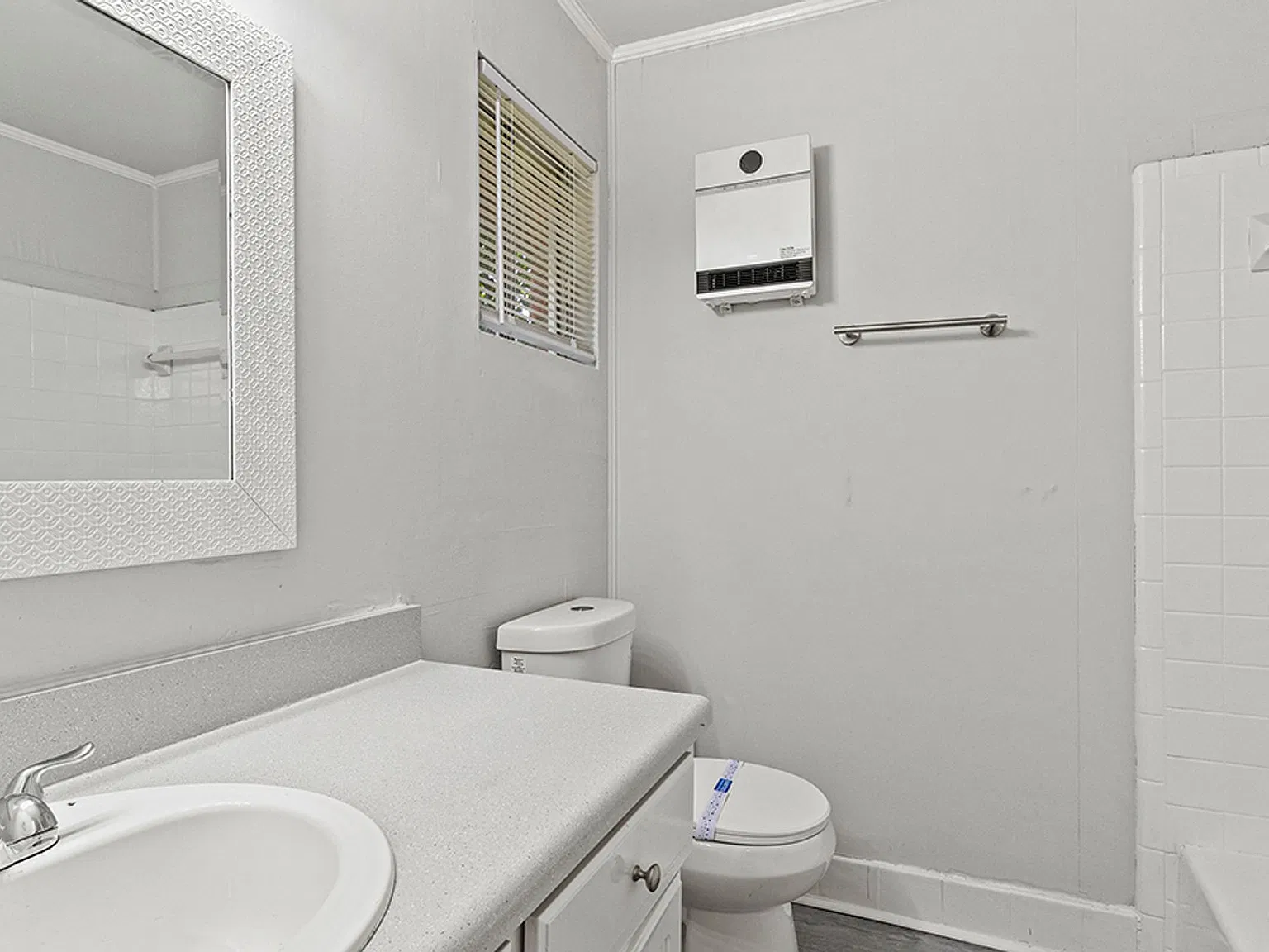 FEELS LIKE A HOUSE, PRICED LIKE AN APARTMENT: 1 & 2 BEDROOMS FROM $975 | $250 MOVE-IN DEPOSIT — Photo 4