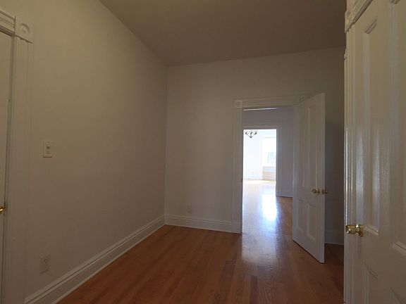 4th image of 148 7th Ave APT 3