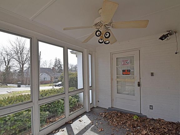 3rd image of 6998 Rowan Hill Dr
