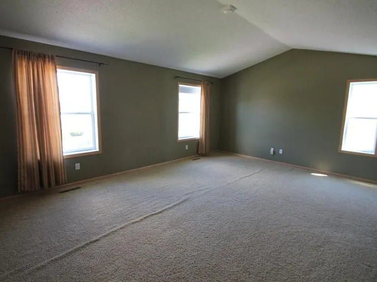 8487 Jonquil Ln N — Photo 17