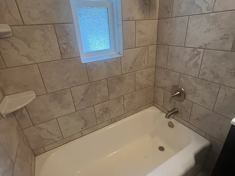 472 E 222nd St #1 — Photo 23